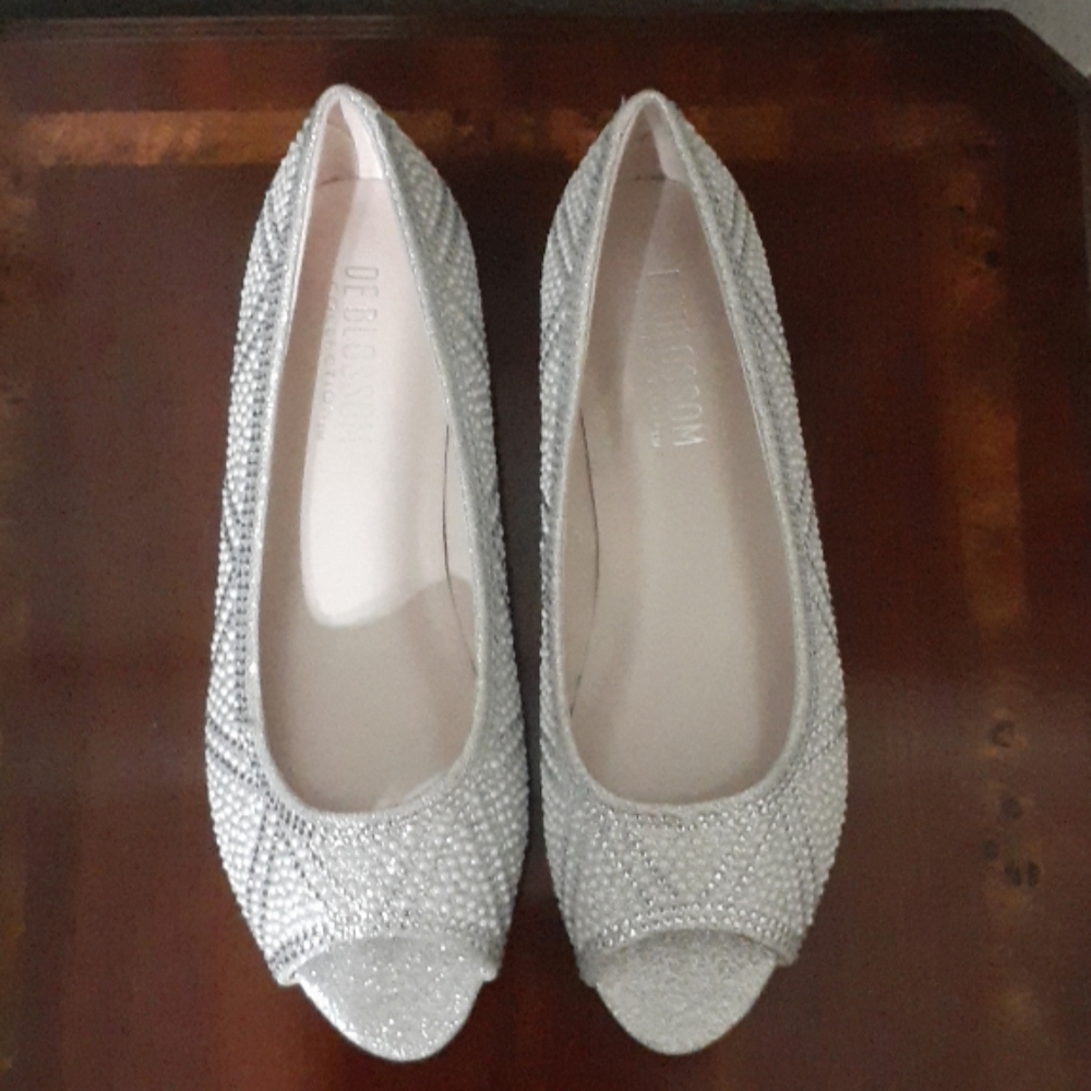 DeBloosom Open toe flats